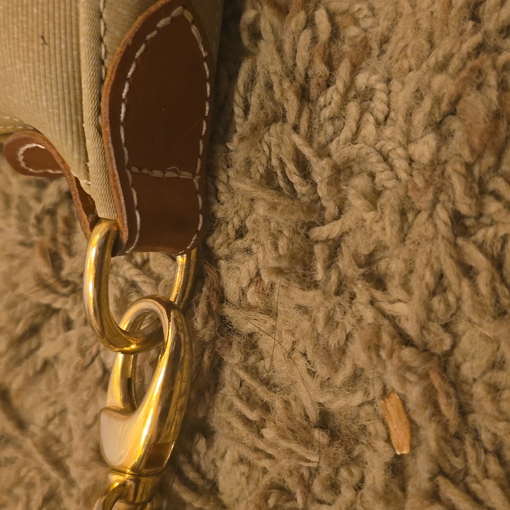 Elegant Longchamp Tan Shoulder Bag - Picture 15 of 15